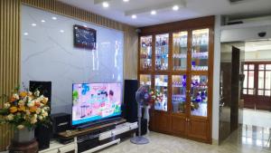 Nhà ngõ phố Tam Khương, ngõ ôtô, 2thoáng, 6tầng, thang máy, nội thất đẹp, MT 5.2m, 99m2, 30,868tỷ